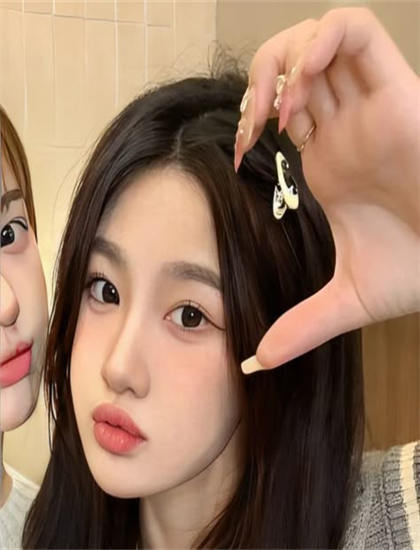 为什么电影院的座椅都是红色的_品色堂免费_黑色大丽花电影